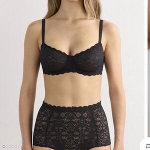 Chic Black Lace Bra by [Brand]
